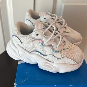 Kids ozzweego adidas sneakers brand new never worn